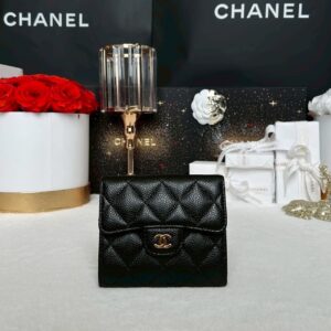 Used Like new chanel trifold wallet Caviar holo26
