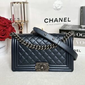 Used in Very Good Condition Chanel Boy 10” Caviar Holo24 Full Set