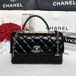 Used in good condition Chanel Trendy CC Size 11.5 Lambskin Holo23
