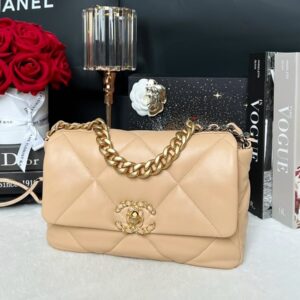Used Like New Chanel 19 Size 26 Lambskin Microchip Full Set no receipt