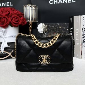 Used in Very Good Condition Chanel 19 Size 26 Lambskin Microchip Full Set