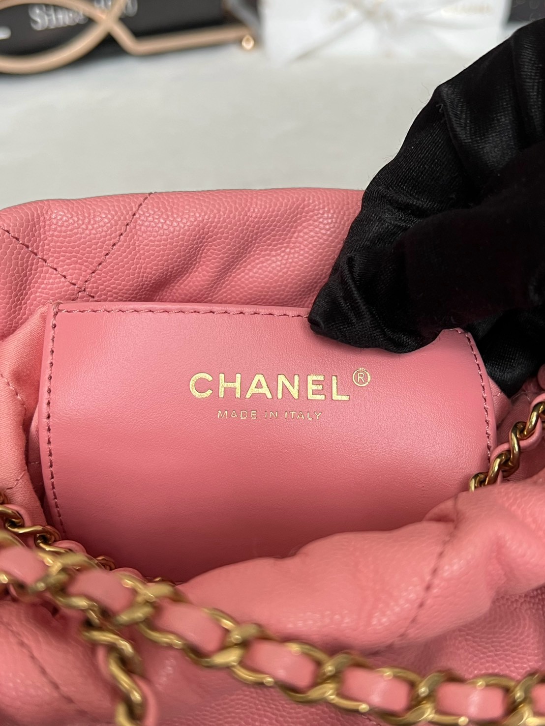 Used In Very Good Condition Chanel 22 Mini Caviar Microchip Full Set - Image 18