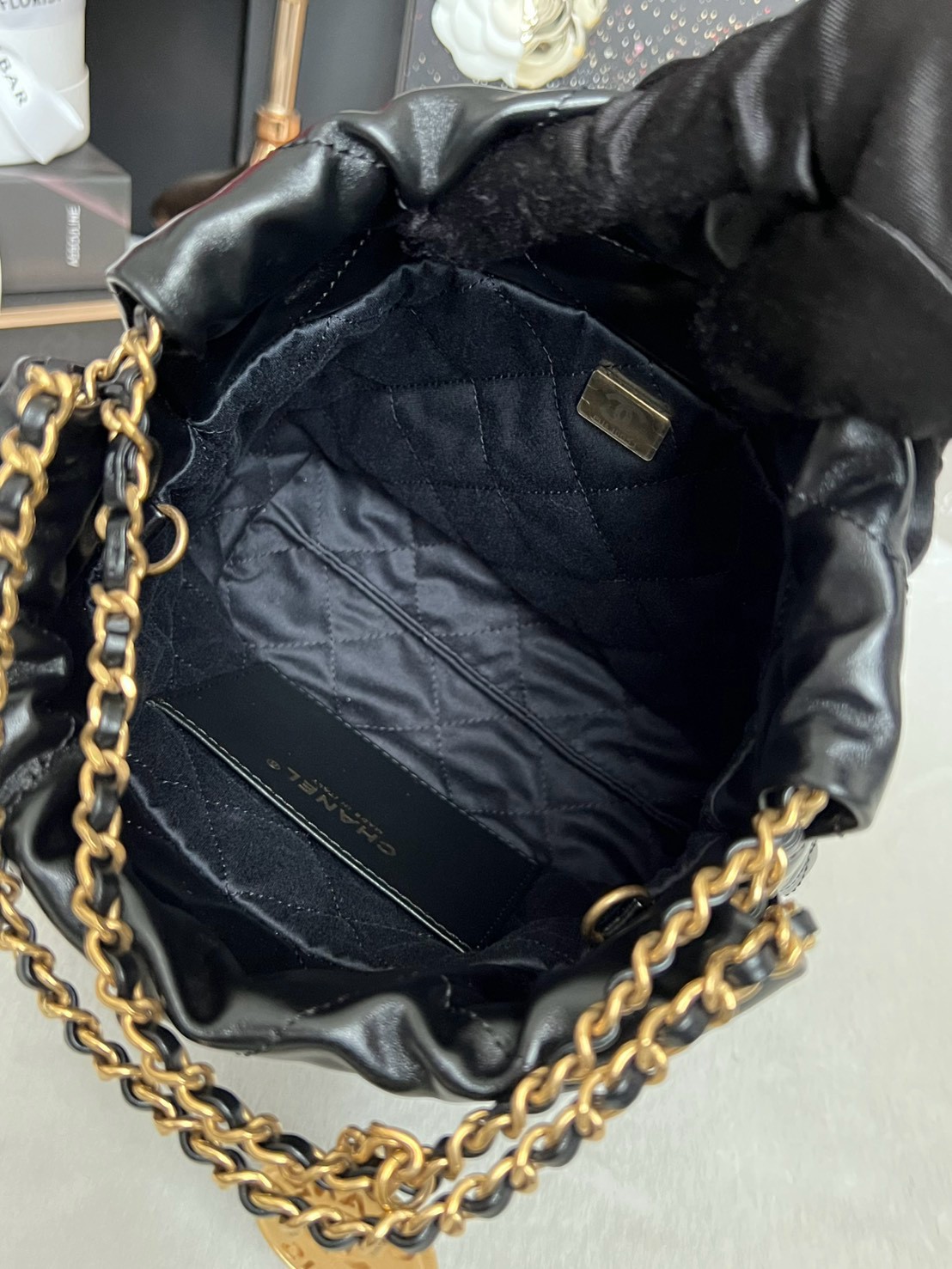 Used Like New Chanel 22 Mini Calfskin Microchip Full Set ปี24 - Image 16