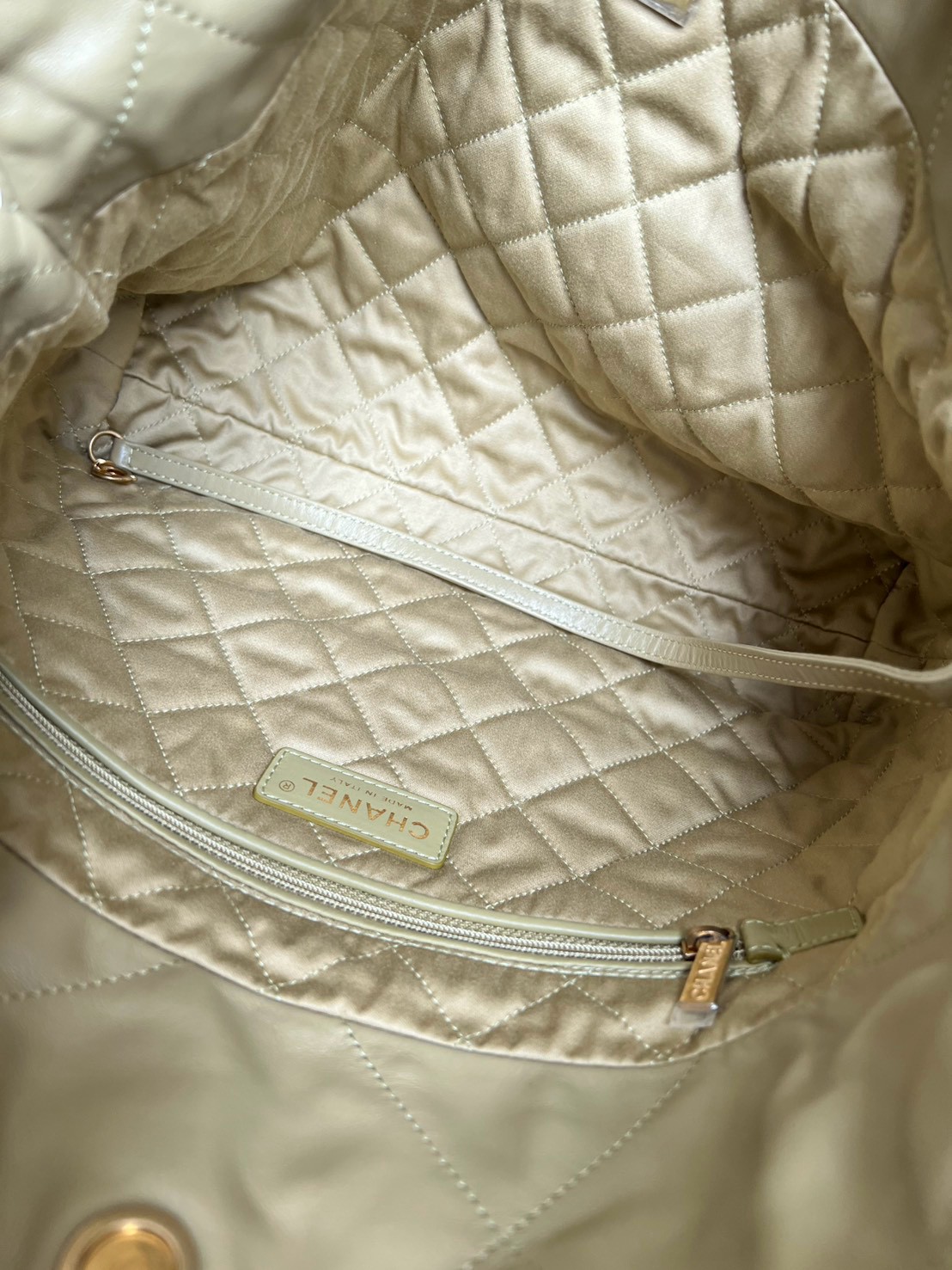 Used Like New Chanel 22 Small Calfskin Microchip Full Set พร้อมใบตรวจ - 图片 16
