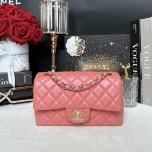 Used in Good Condition Chanel Mini8 Lambskin Microchip Full Set no receipt